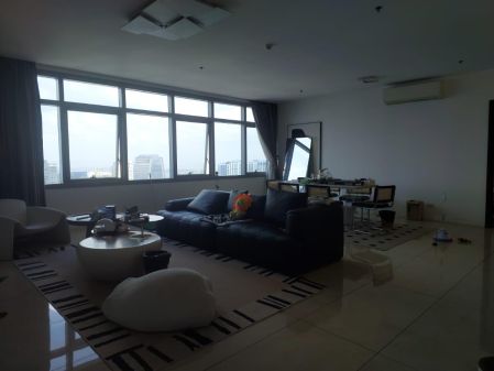 Fully Furnished 3 Bedroom Unit in the Suites at One Bonifacio
