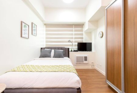 Fully Furnished Studio Unit in Eton Tower Makati