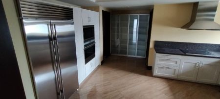 Semi Furnished 4 Bedroom Unit at Discovery Primea for Rent