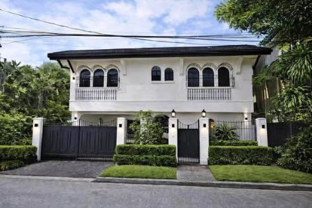 4 Bedroom House and Lot Semi Furnished for Rent in 9 Zinia Valle