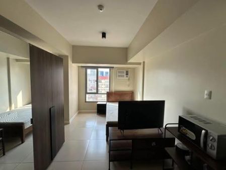 Studio Semi Furnished for Rent in the Vantage at Kapitolyo