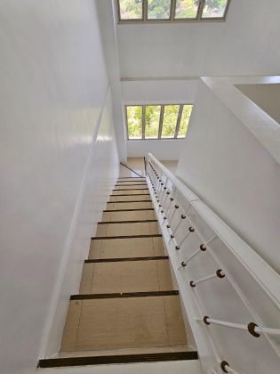 Semi Furnished 1BR Loft for Rent in Tuscany Private Estate