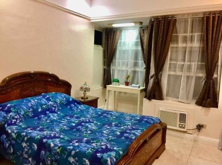 Fully Furnished 1BR Unit for Rent in One Lafayette Square Makati