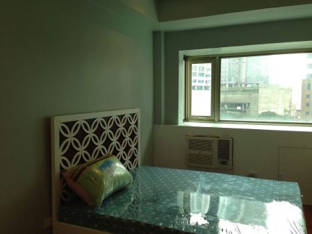 Semi Furnished 1 Bedroom Unit at Forbeswood Parklane for Rent