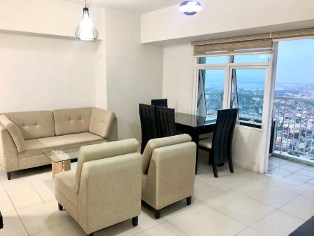 Two Serendra the Red Oak Tower 2BR