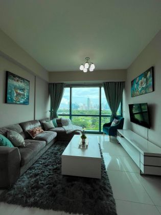 For Rent 8 Forbestown Road Burgos Circle Bgc