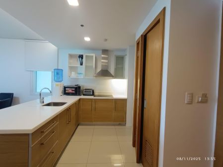 Lease Luxury 1BR Flex at Park Terraces