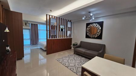 Fully Furnished Large Studio Unit in Makati
