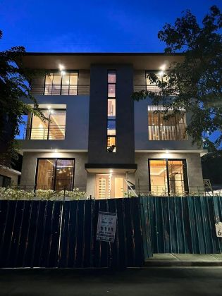 McKinley West Village   Five Bedroom 5BR House and Lot For Rent