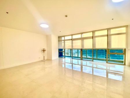 3BR at East Gallery Place