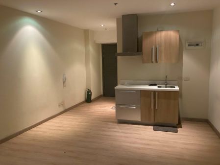 Unfurnished Unit in Knightsbridge Residences Century City