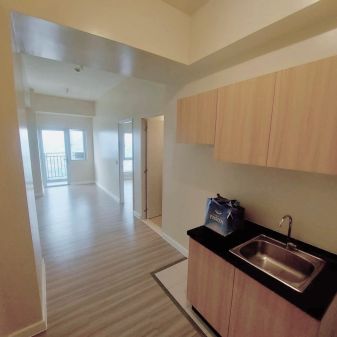 Semi Furnished 1 Bedroom Unit at Avida Towers Cloverleaf