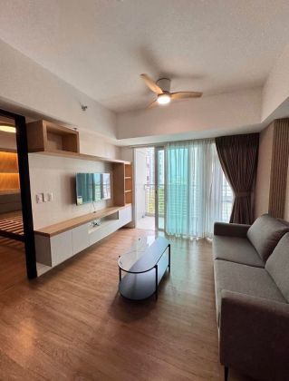 For Lease Newly Renovated 1BR First Tenant Privilege
