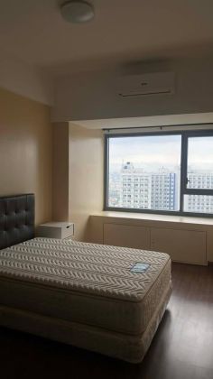 2 Bedroom Unfurnished Unit at Shang Salcedo Place for Rent