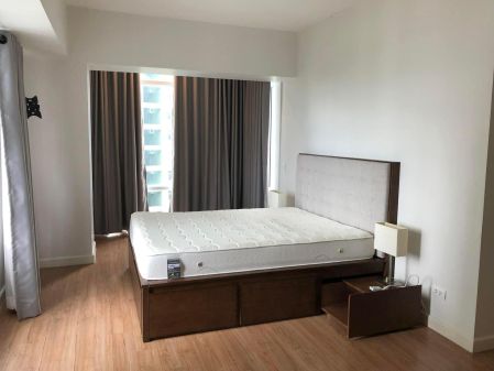 For Rent The Red Oak Tower Two Serendra BGC Taguig