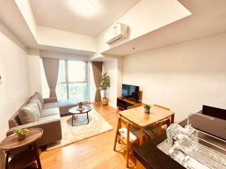 Fully Furnished 1 Bedroom Unit at The Seasons Residences