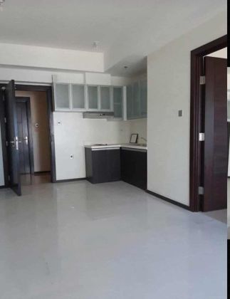 1BR 1TB Pet Friendly Semi Furnished Trion Tower 3