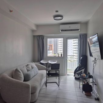 1 Bedroom Unit Fully Furnished near BGC and Ortigas Center