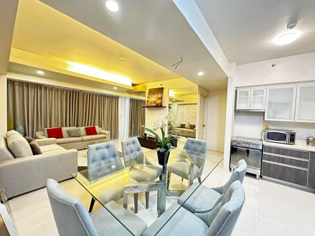 For Rent 1BR with Balcony Parking at Arya Bgc 90K mo