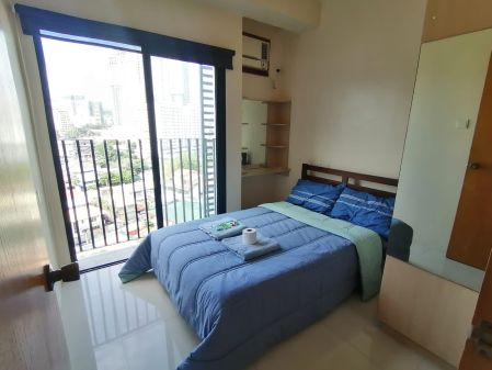 Live Work Chill Staycation 1 Bedroom w Balcony in Cebu City