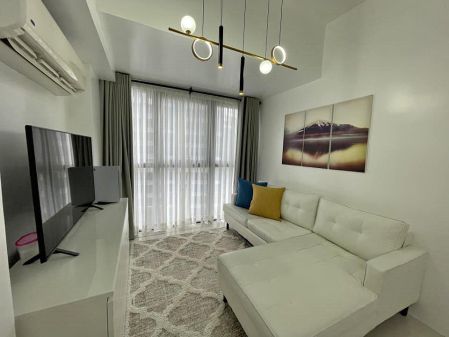 Fully Furnished 2BR Unit in Uptown Ritz BGC Taguig