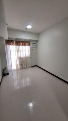 Studio Unit in Quantum Residences Semi Furnished for Rent