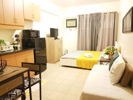 Studio for Rent at Cypress Towers near BGC Taguig