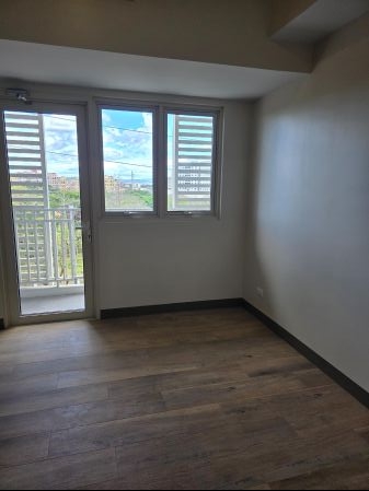 A Semi Furnished 1 Bedroom with Balcony for Rent