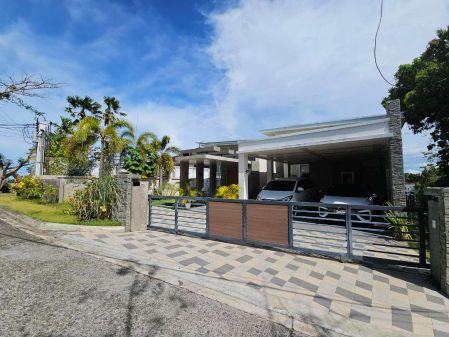 5BR Luxury House Semi Furnished at Maria Luisa Estate for Rent