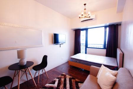 Fully Furnished Studio Unit in Air Residences Makati 5129
