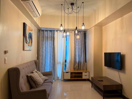 Fully Furnished 1 Bedroom Unit at The Florence for Rent