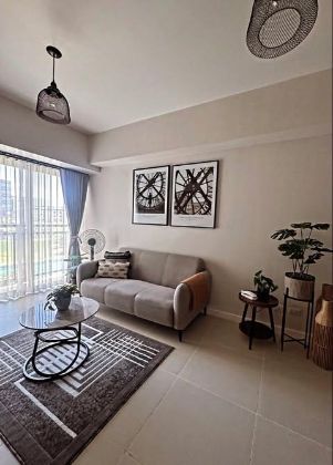 Fully Furnish 1 Bedroom Unit with Parking Viento at Cerca