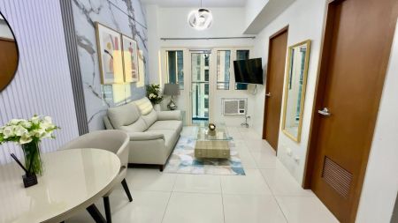 Fully Furnished 1 Bedroom in Central Park West Bgc Taguig