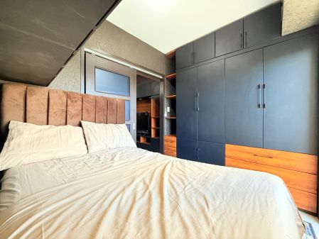 Modern Industrial 1BR for Rent at Ridgewood Towers Premier