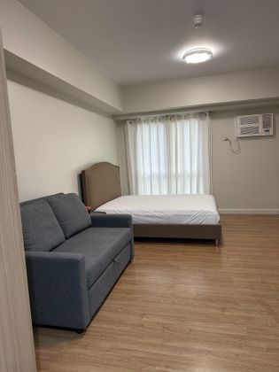 For Lease Studio Unit at Two Maridien BGC