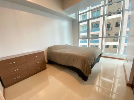 Fully Furnished 1 Bedroom Unit at Crescent Park Residences