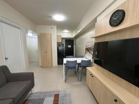 2 Bedroom Condo Unit for Rent in Vertis North