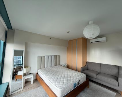 Fully Furnished 1 Bedroom Unit at One Uptown Residence