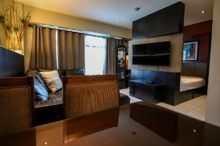 Fully Furnished Studio for Rent in Two Serendra BGC