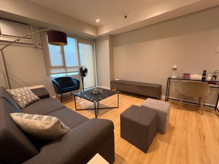 1 Bedroom Condo for Rent at The Grove by Rockwell
