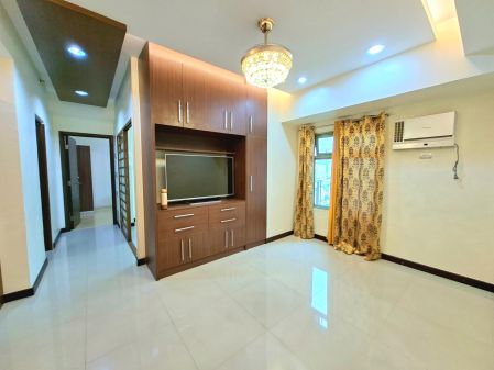 The Magnolia Residences Semi Furnished Exec 2BR with Parking