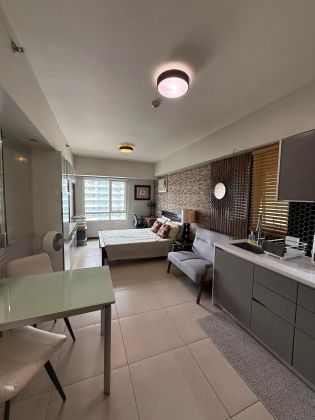 The Columns Studio 30 sqm 22nd Fully Furnished