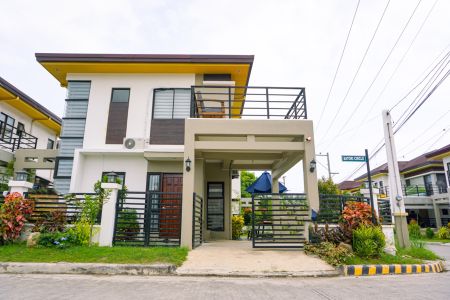 4 Bedroom House in Vizkaya Zen Residences Cebu
