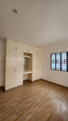 Unfurnished 2 Bedroom Residential House Unit with Parking