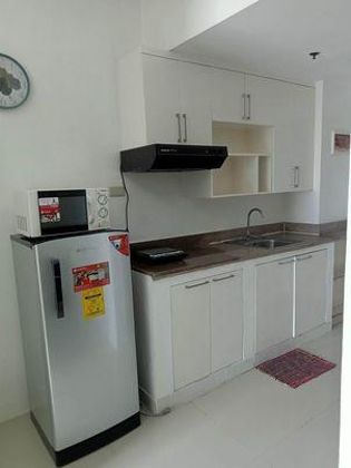 Semi Furnished 1 Bedroom for Rent in Grass Residences