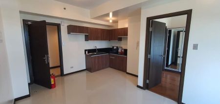 Semi Furnished 1BR with parking for Rent in Magnolia Residences Q