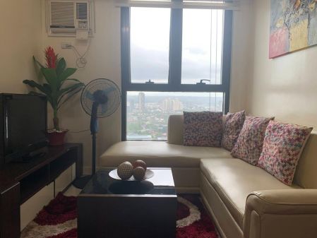 Morning Sun View 1 Bedroom Condo for Rent at The Sapphire Bloc 