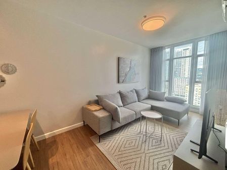 Modern 2 Bedroom in Solinea Cebu