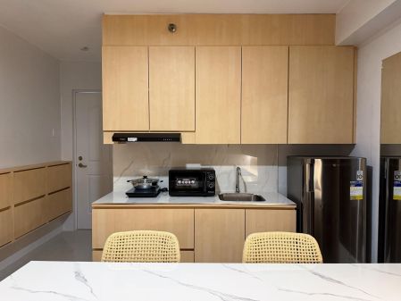 Fully Furnished Studio Unit at Avida Towers Makati West for Rent