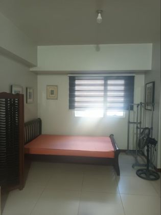 For Rent Junior Studio Unit at the Columns Legazpi Village